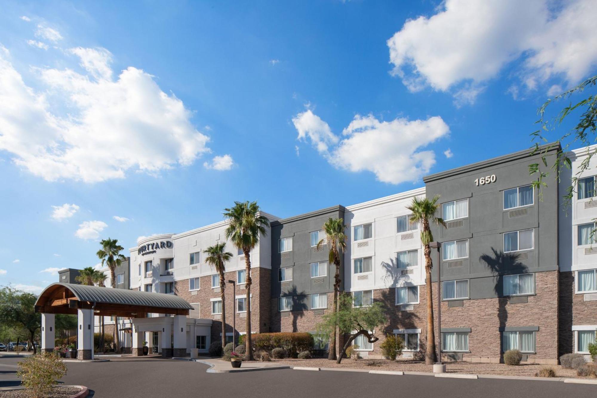 Courtyard By Marriott Phoenix West/Avondale Hotel Exterior photo